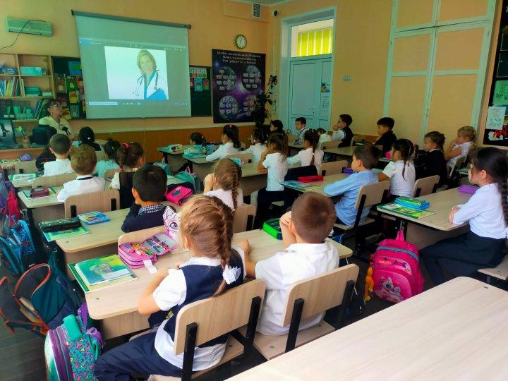 "Профессия - врач", встреча в рамках школьного проекта "Гость месяца"