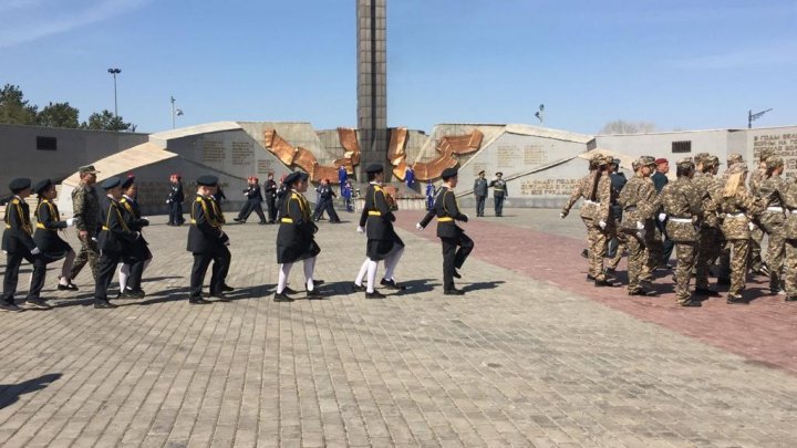 Участие в церемонии возложения цветов к Вечному огню.