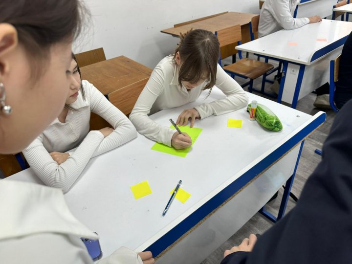 Классный час ко Дню благодарности в 8 «А» классе 🤍